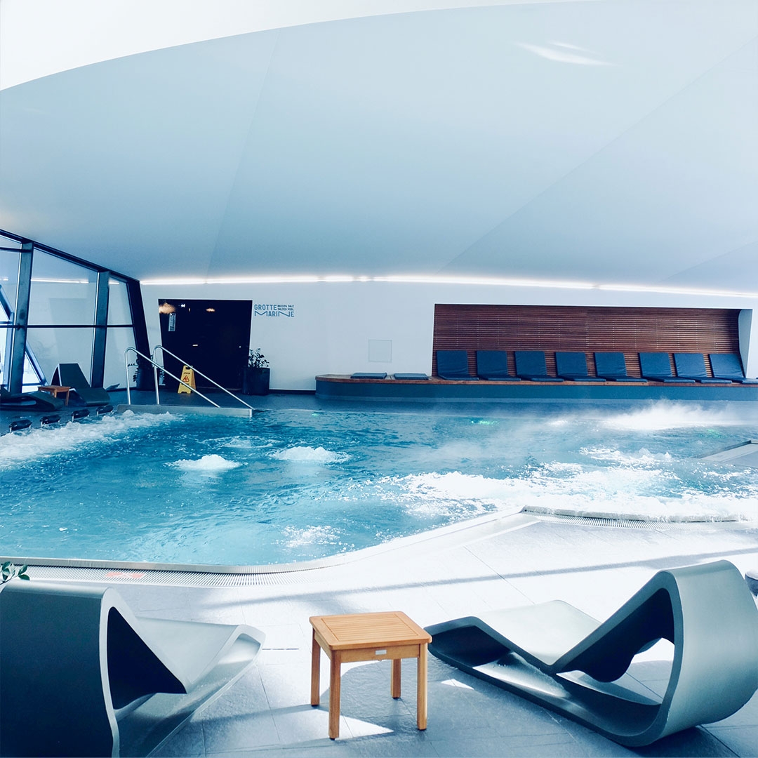 Aquawellness entrance relax duo solo jaccuzzi weelbeing hammam indoor out door salty cave aquamotion courchevel